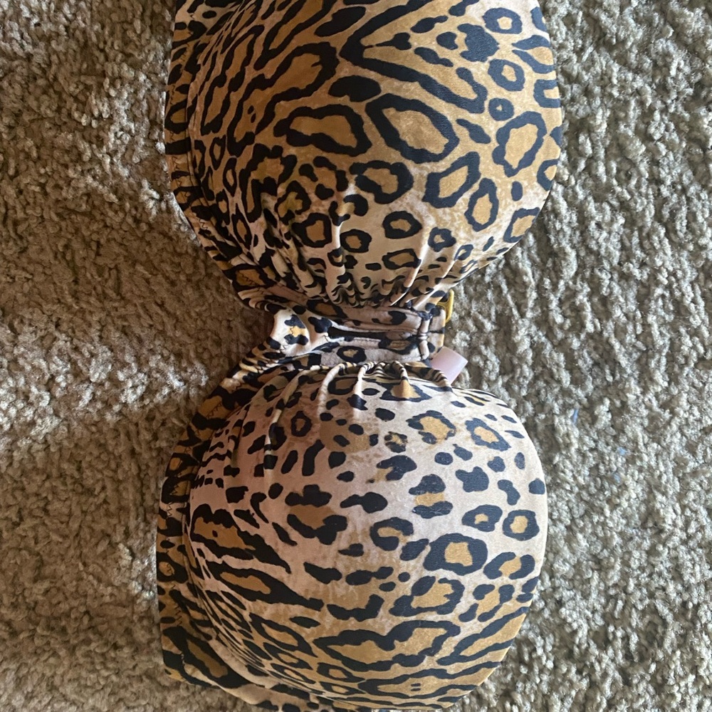 Victoria’s Secret Leopard Print Bikini Swim Top size 36d